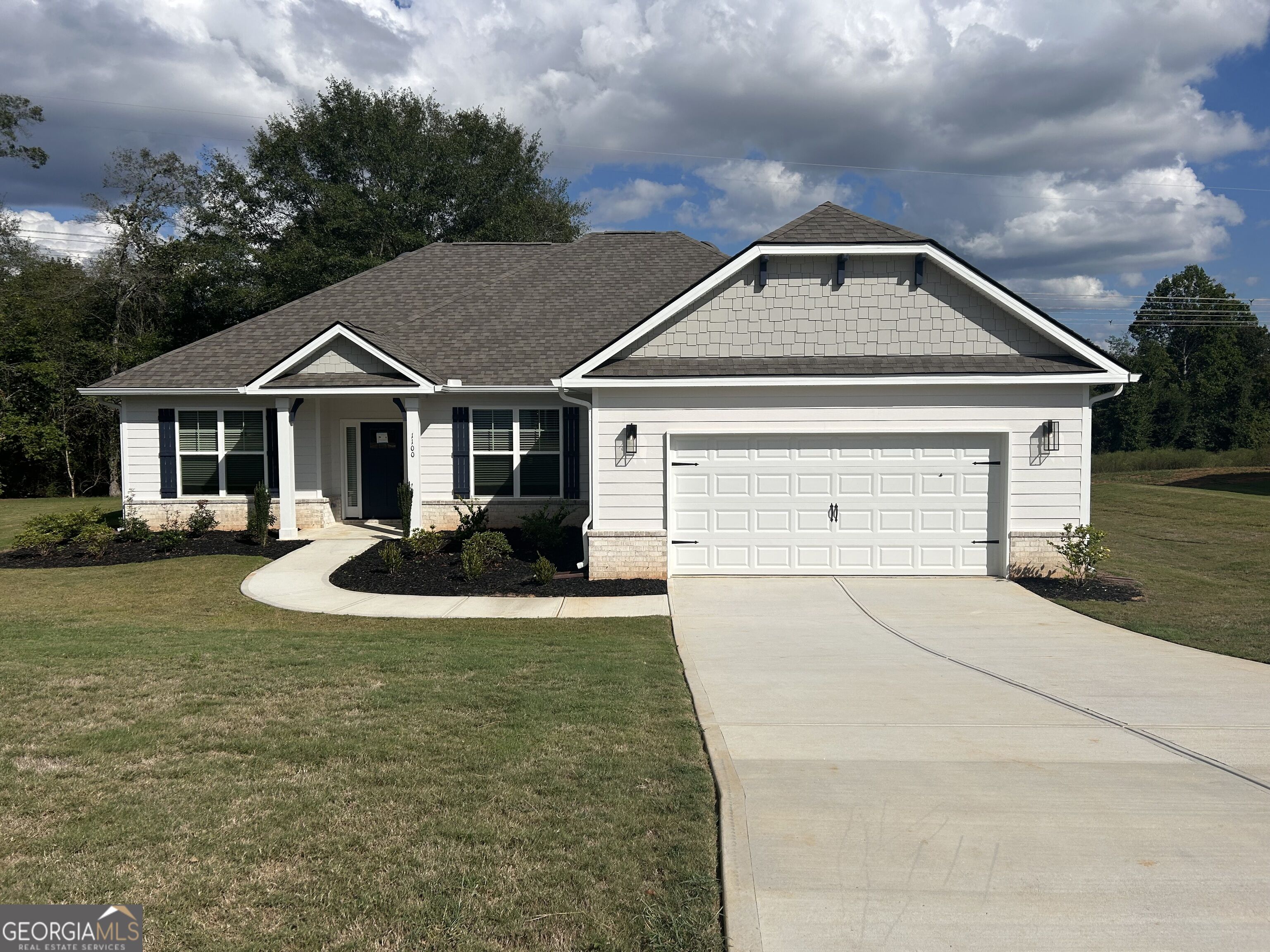 1100 Stiles Crossing Property Photo 1