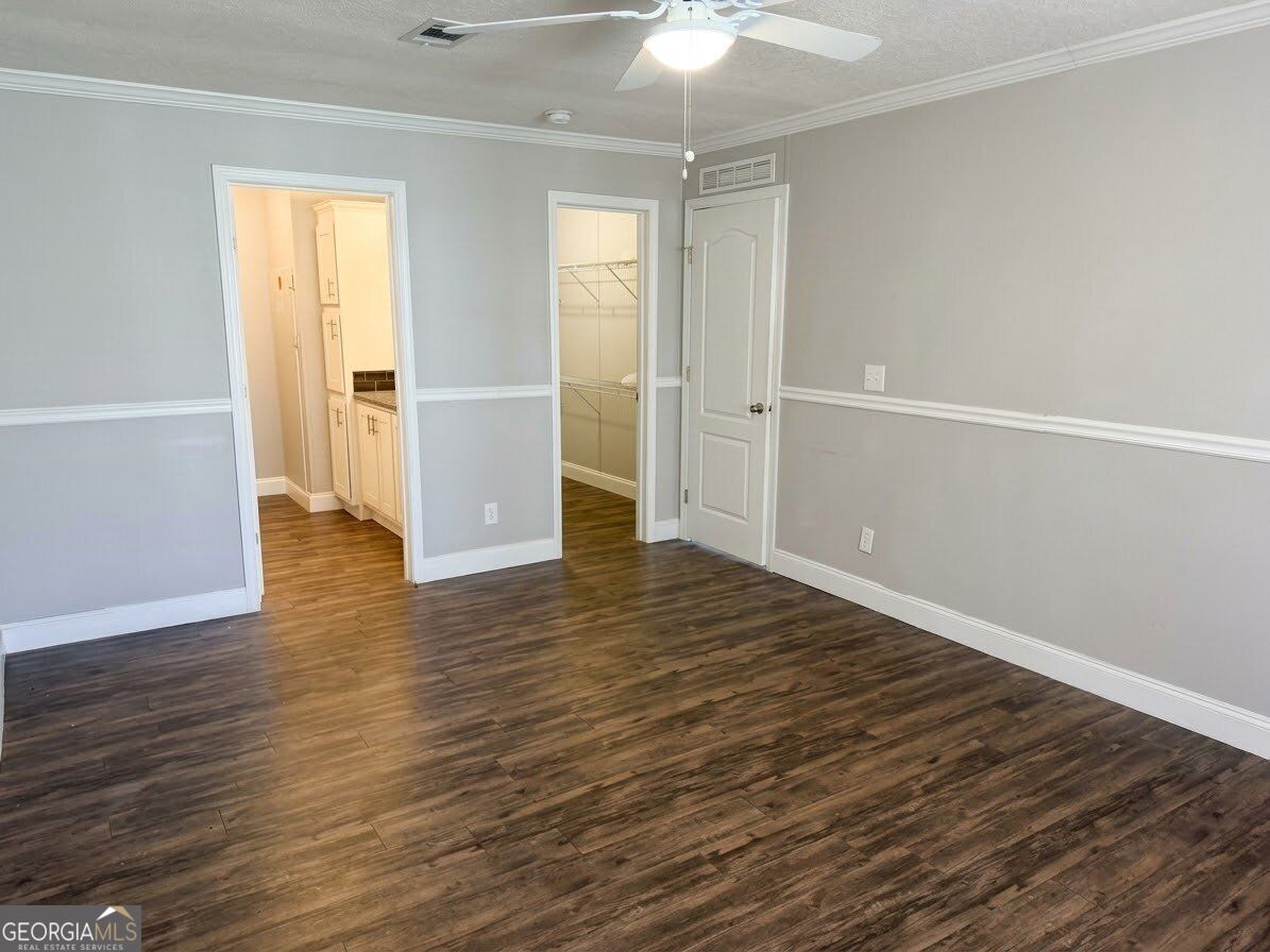 83 Willow Drive E Property Photo 8