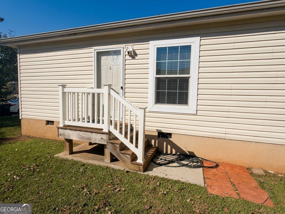 83 Willow Drive E Property Photo 14