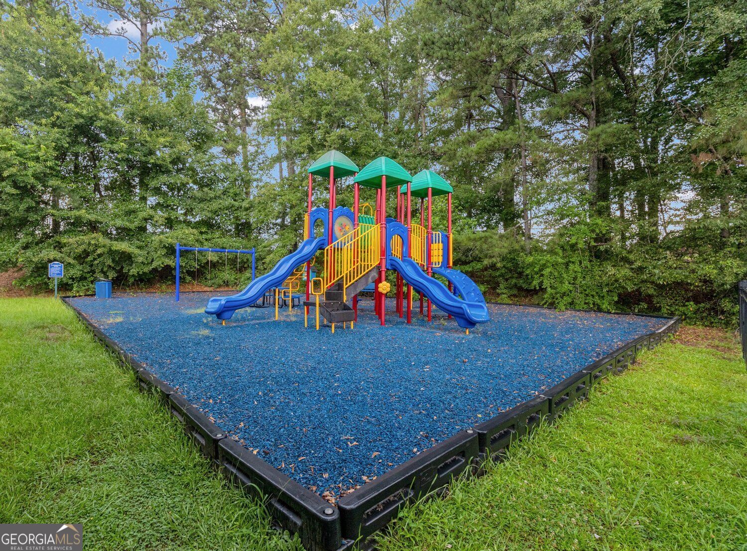 83 Willow Drive E Property Photo 17