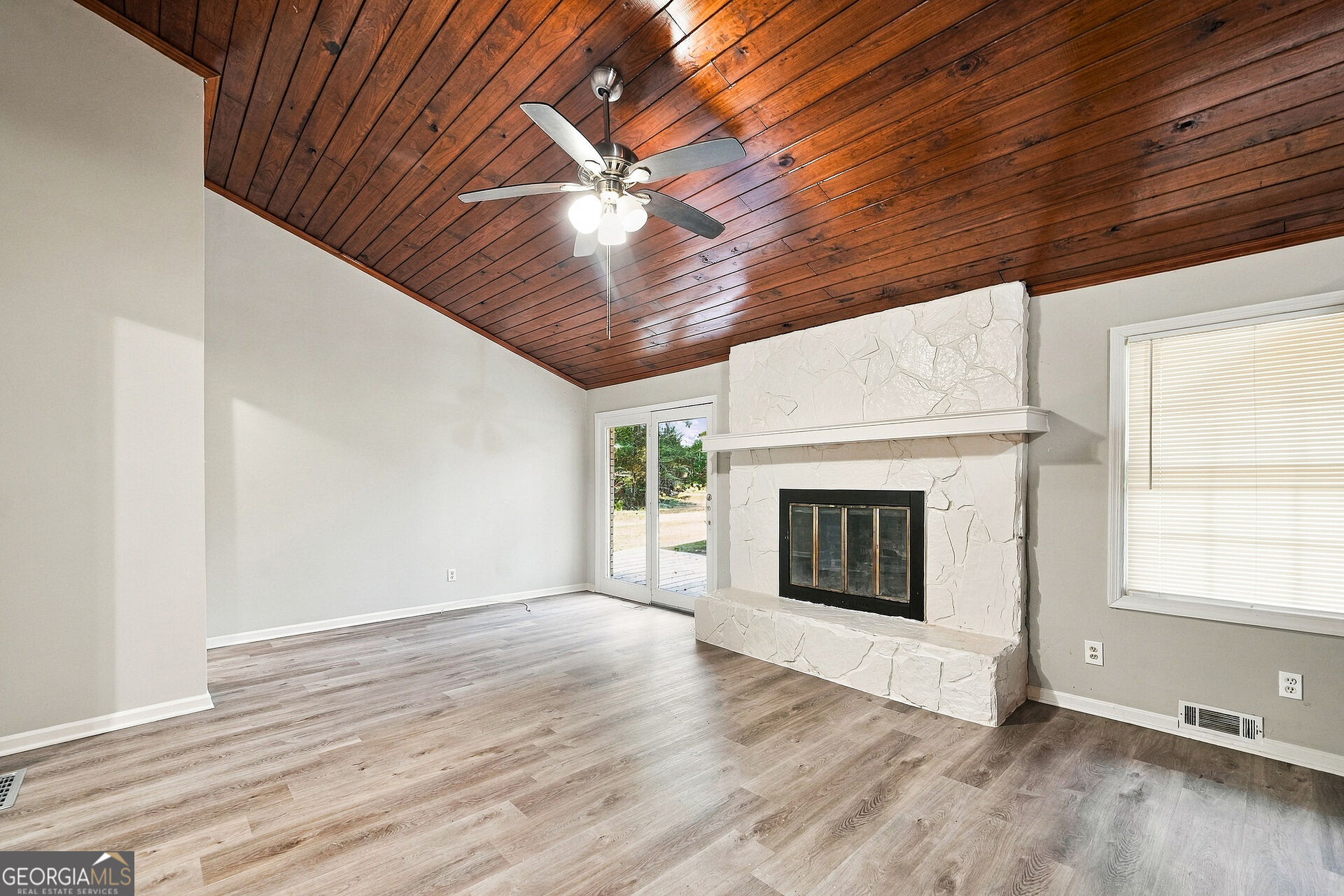 6635 Biscayne Way Property Photo 3
