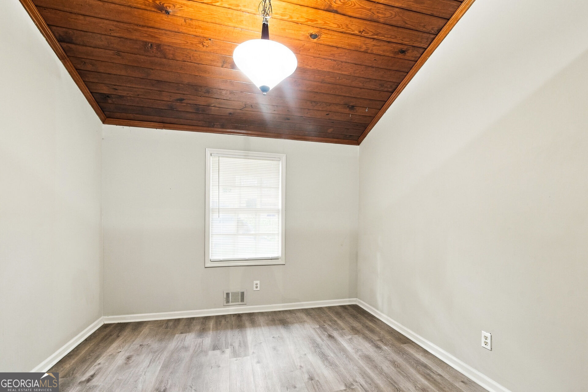 6635 Biscayne Way Property Photo 7