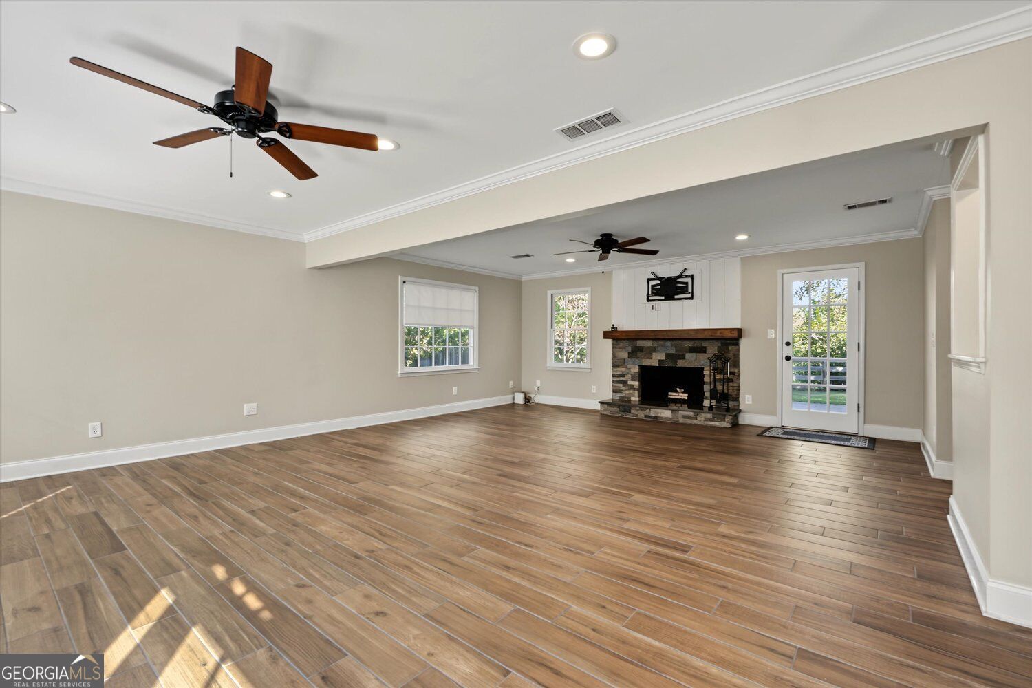 2554 Tanager Court Ne Property Photo 6