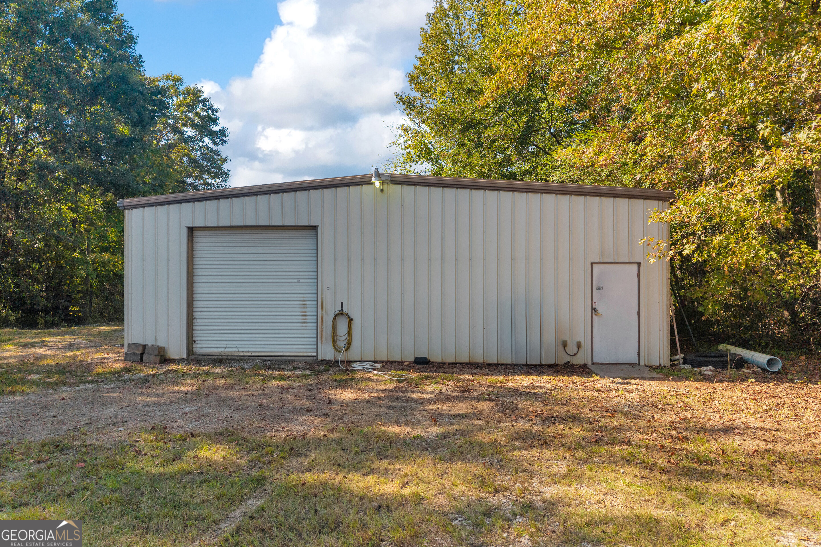 324 N Martin Drive Property Photo 1