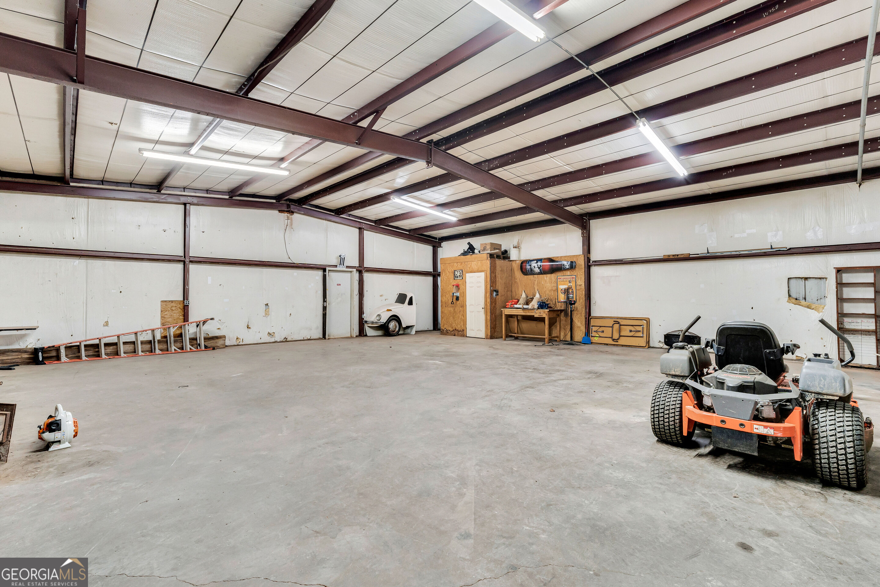 324 N Martin Drive Property Photo 26
