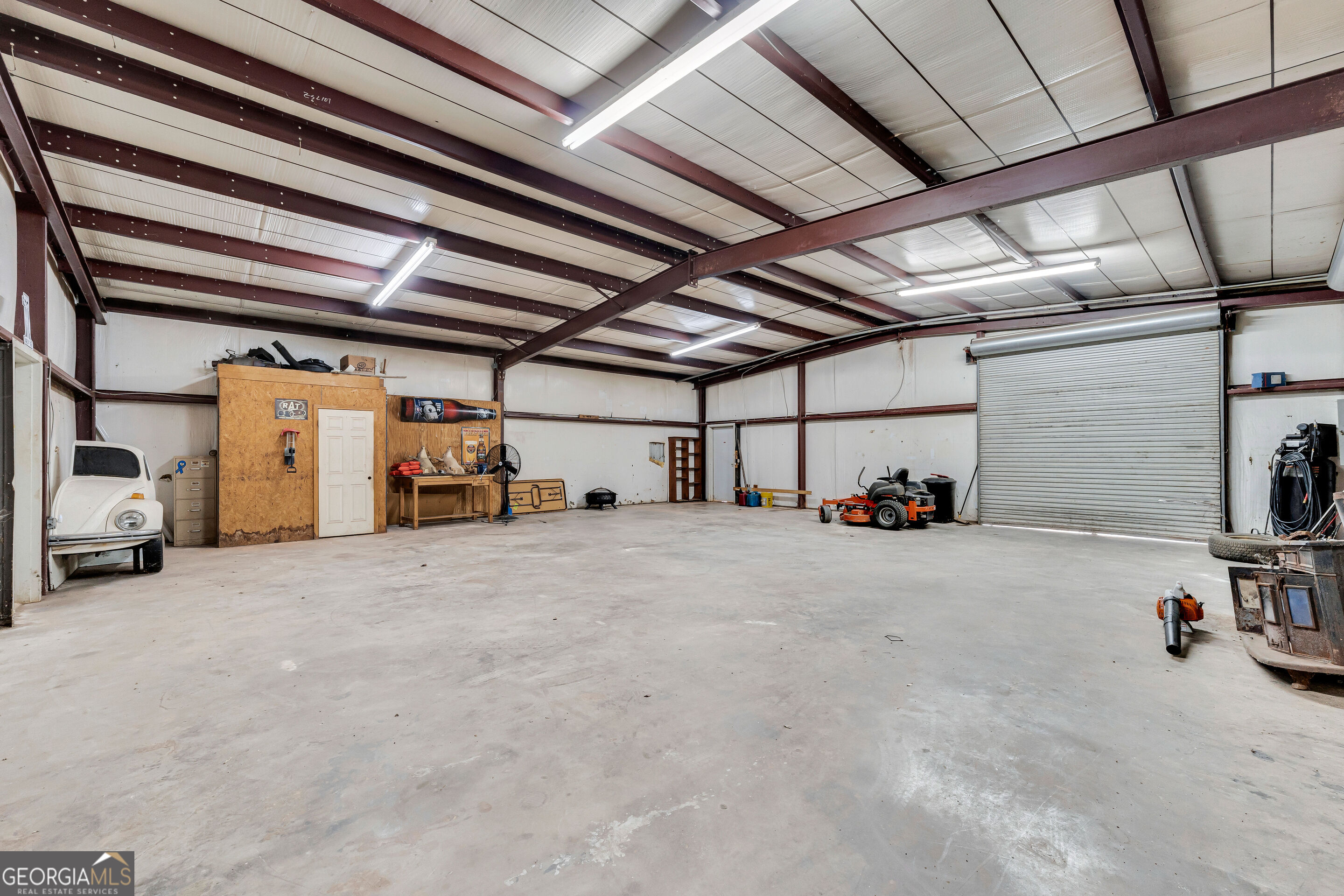 324 N Martin Drive Property Photo 27