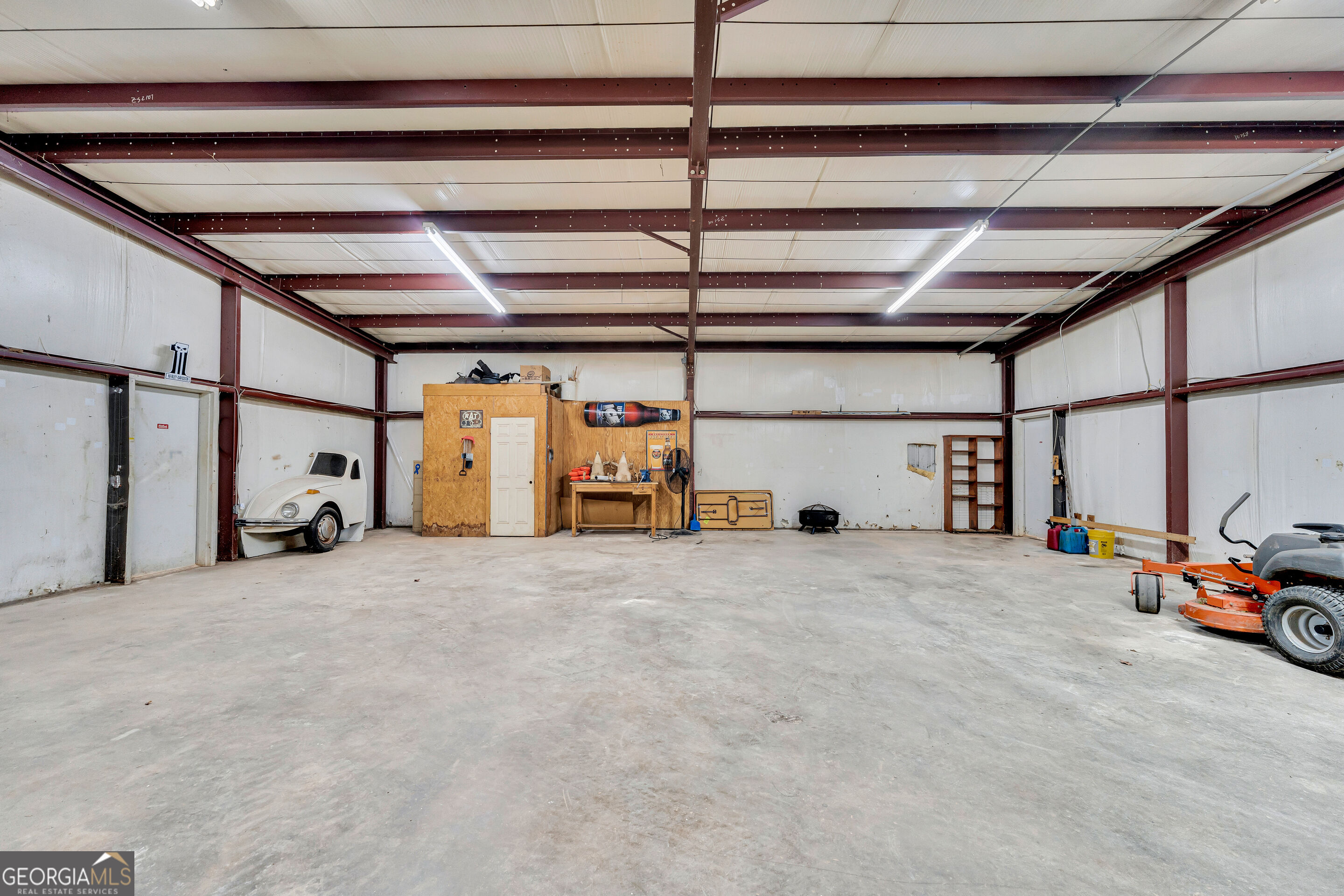 324 N Martin Drive Property Photo 30