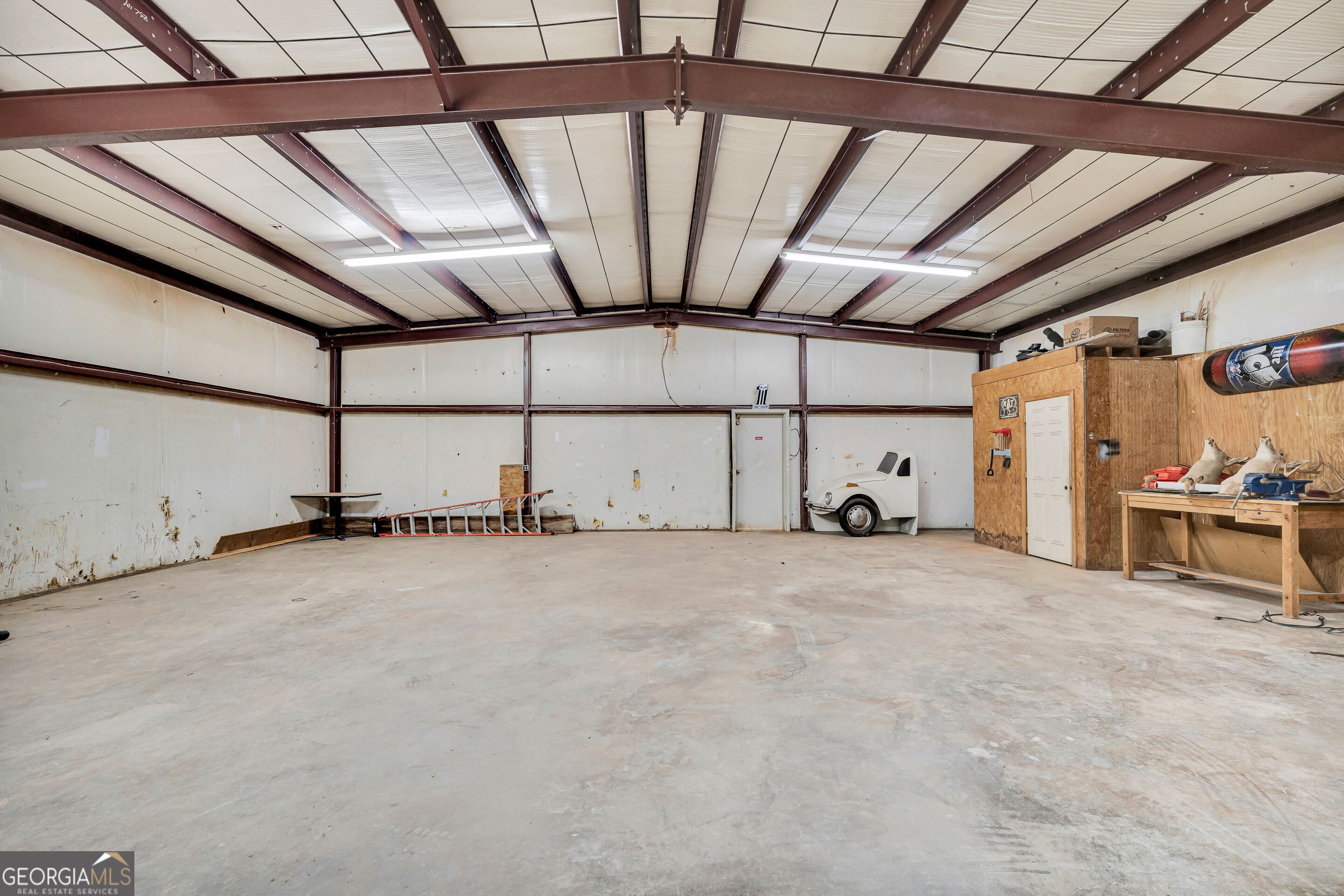 324 N Martin Drive Property Photo 31