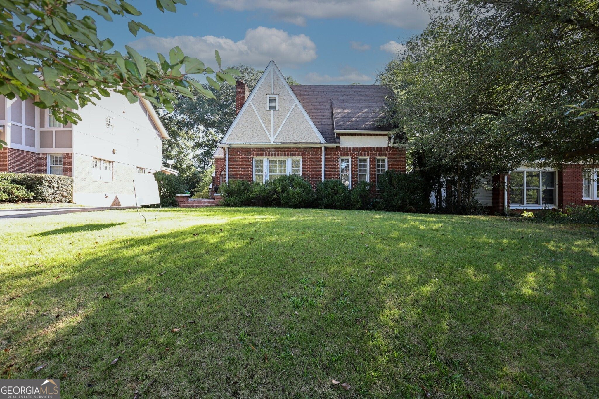12 Fairfield Drive Property Photo 5