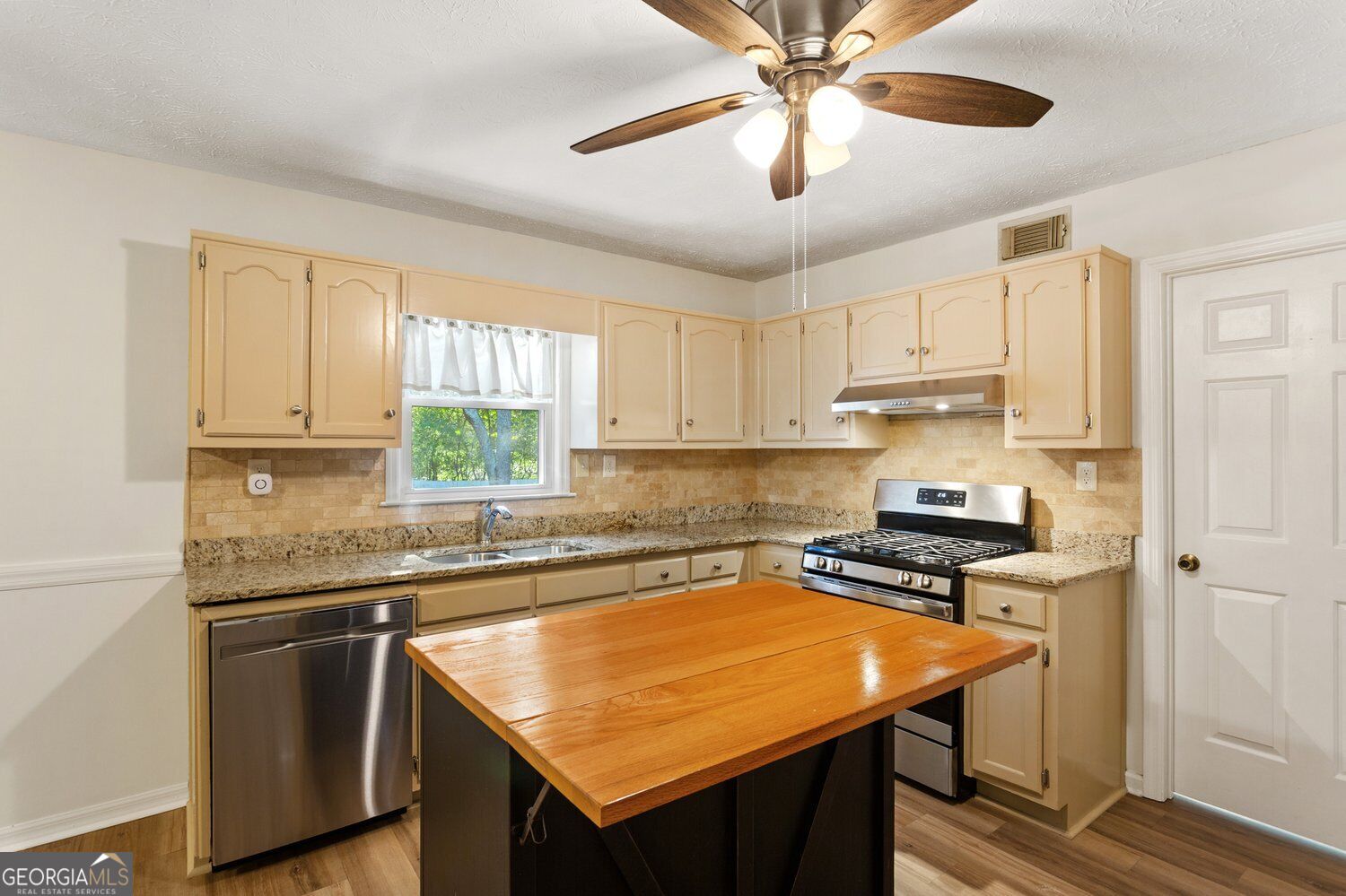 1025 Natalie Lane Se Property Photo 17