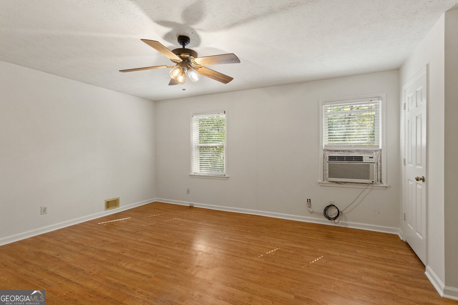 1025 Natalie Lane Se Property Photo 28
