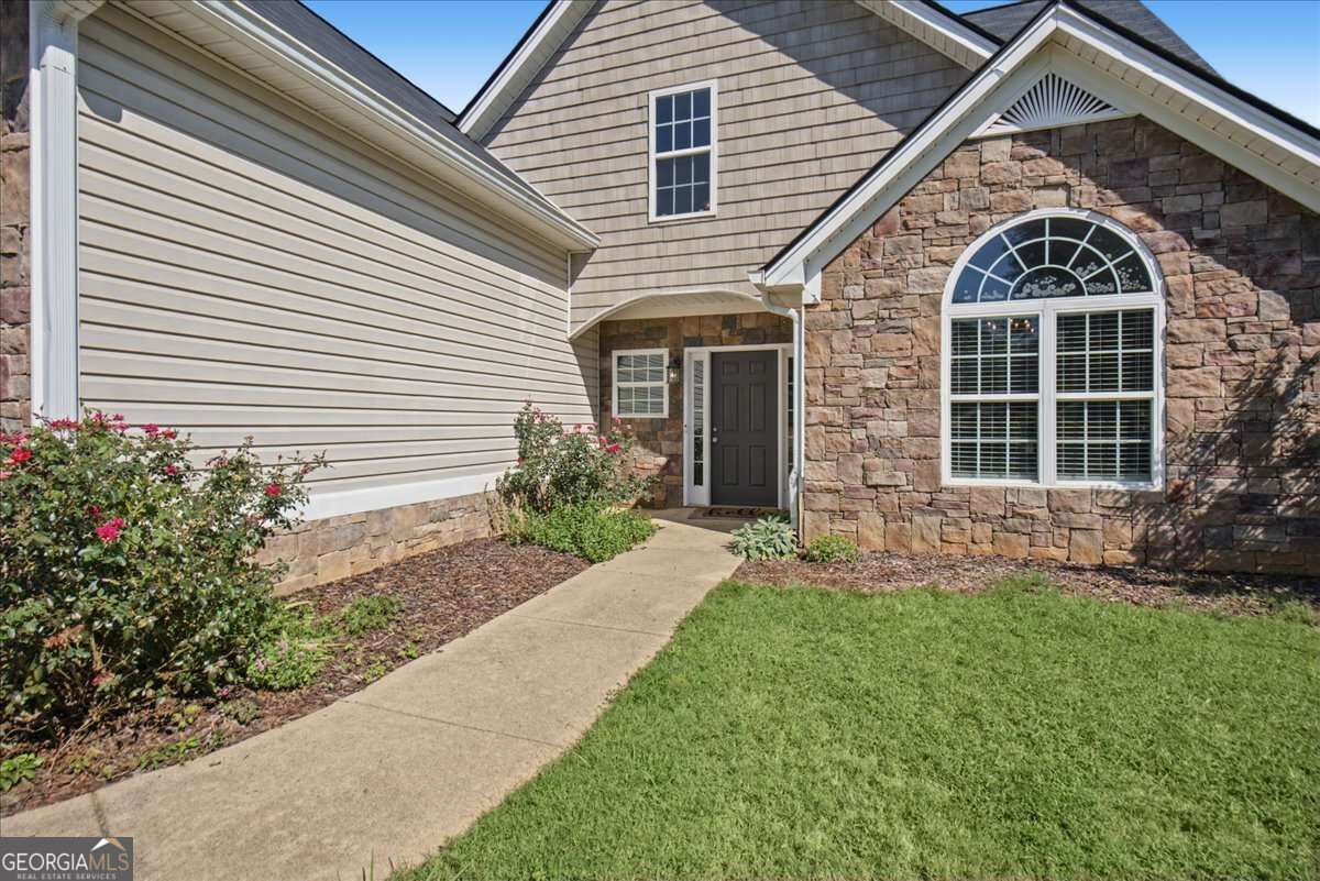 12 Ferry Crossing Drive Se Property Photo 5
