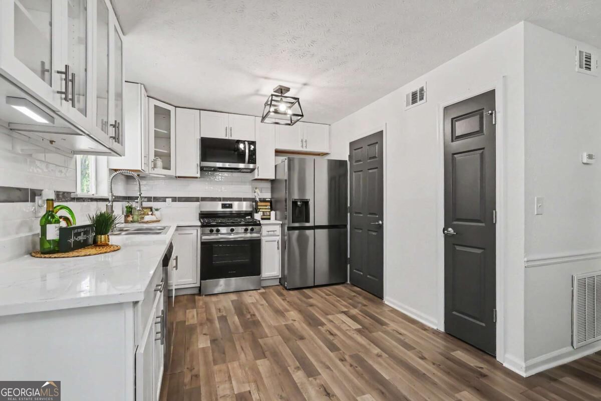 5409 Biffle Downs Road Property Photo 8