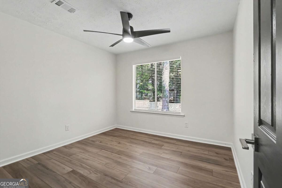 5409 Biffle Downs Road Property Photo 19