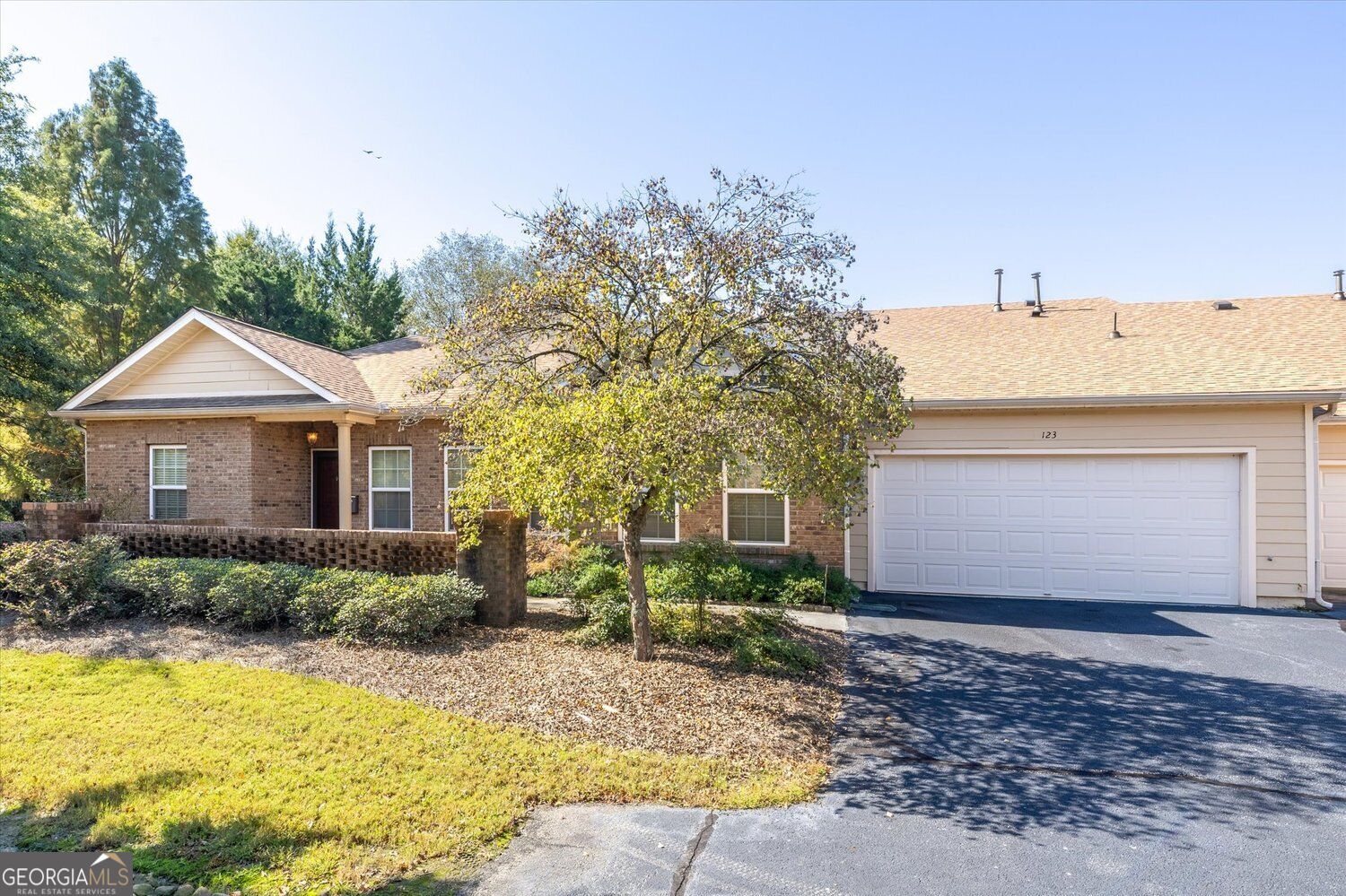 123 Villa Park Circle Property Photo 1
