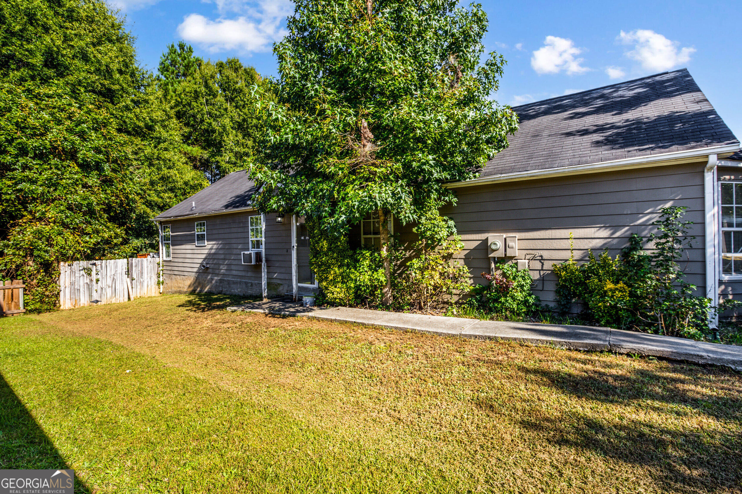 1286 Waterton Trail Property Photo 2