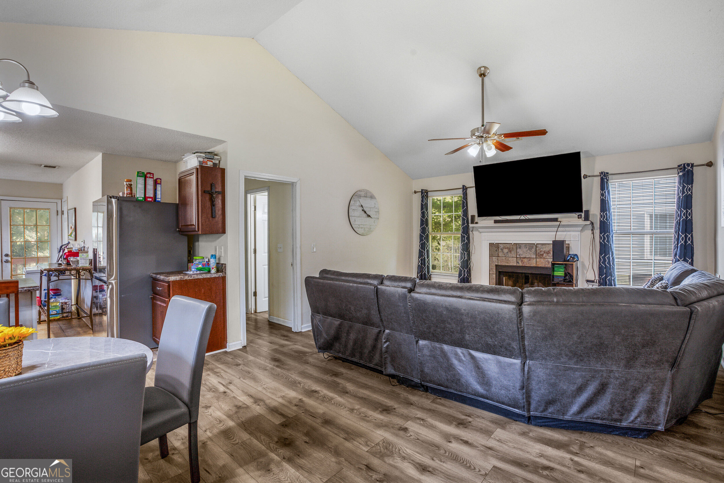 1286 Waterton Trail Property Photo 3