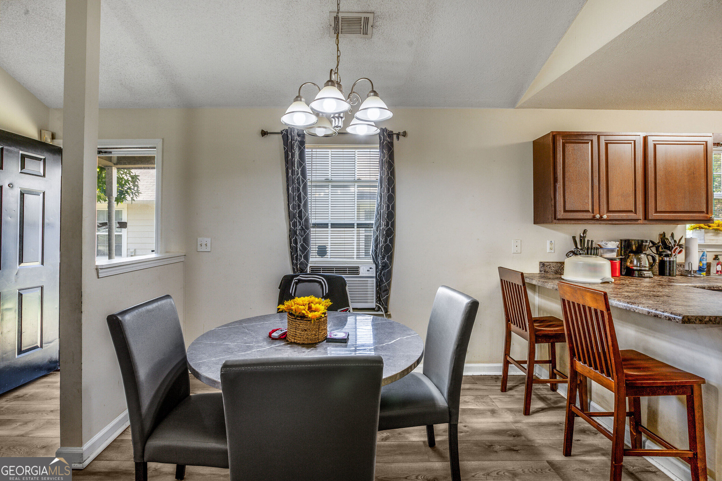 1286 Waterton Trail Property Photo 5