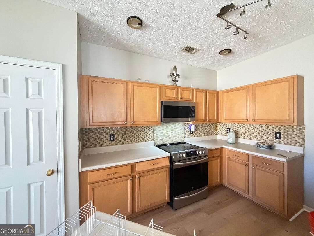 359 Kendrick Estates Drive Property Photo 4