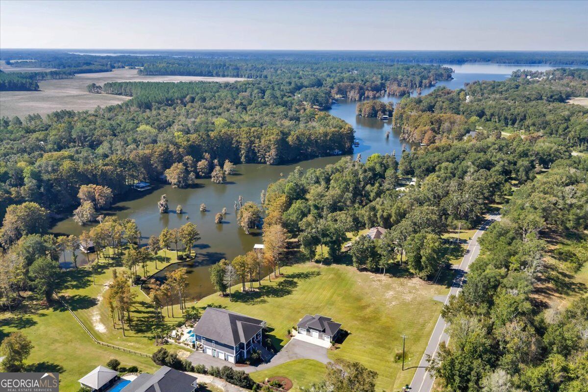 119 N Cedar Creek Road