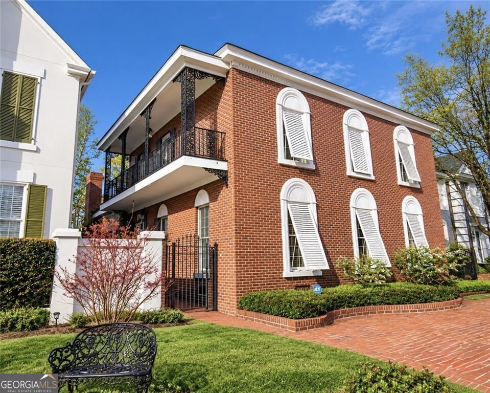 6 Conifer Square Property Photo 1