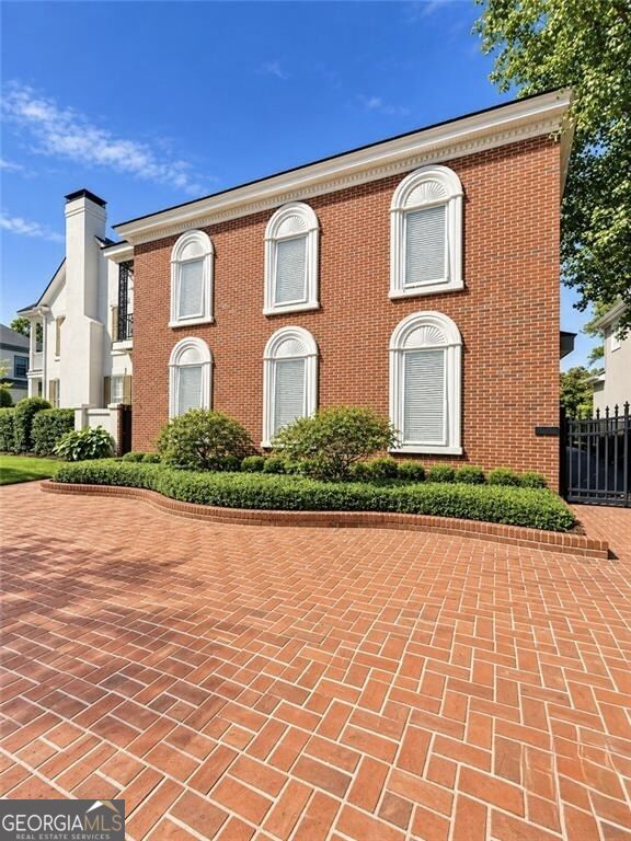 6 Conifer Square Property Photo 2