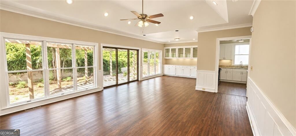 6 Conifer Square Property Photo 10