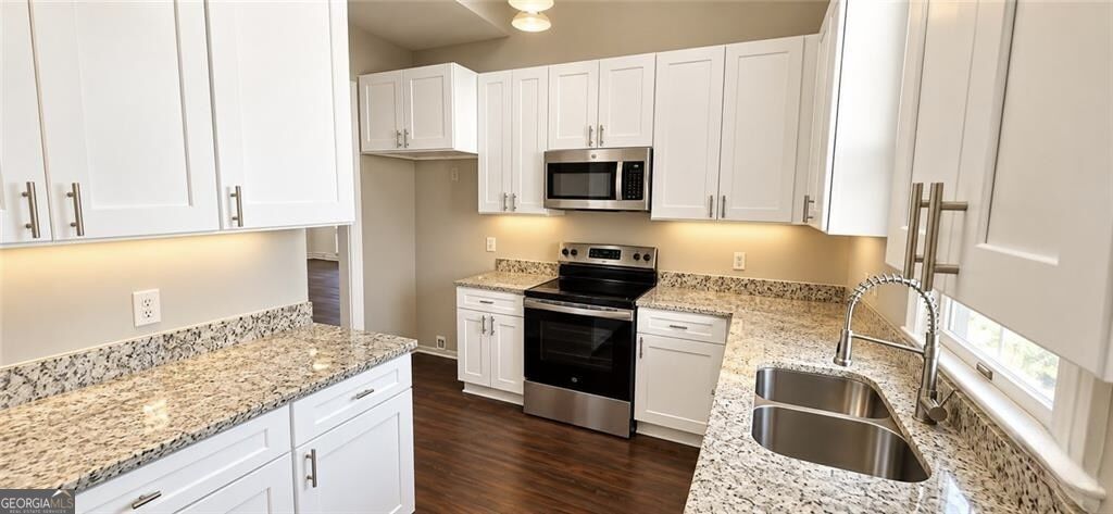 6 Conifer Square Property Photo 17