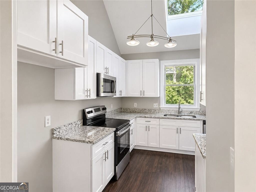 6 Conifer Square Property Photo 19