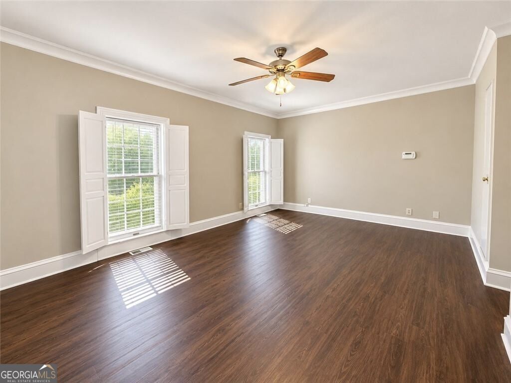 6 Conifer Square Property Photo 24