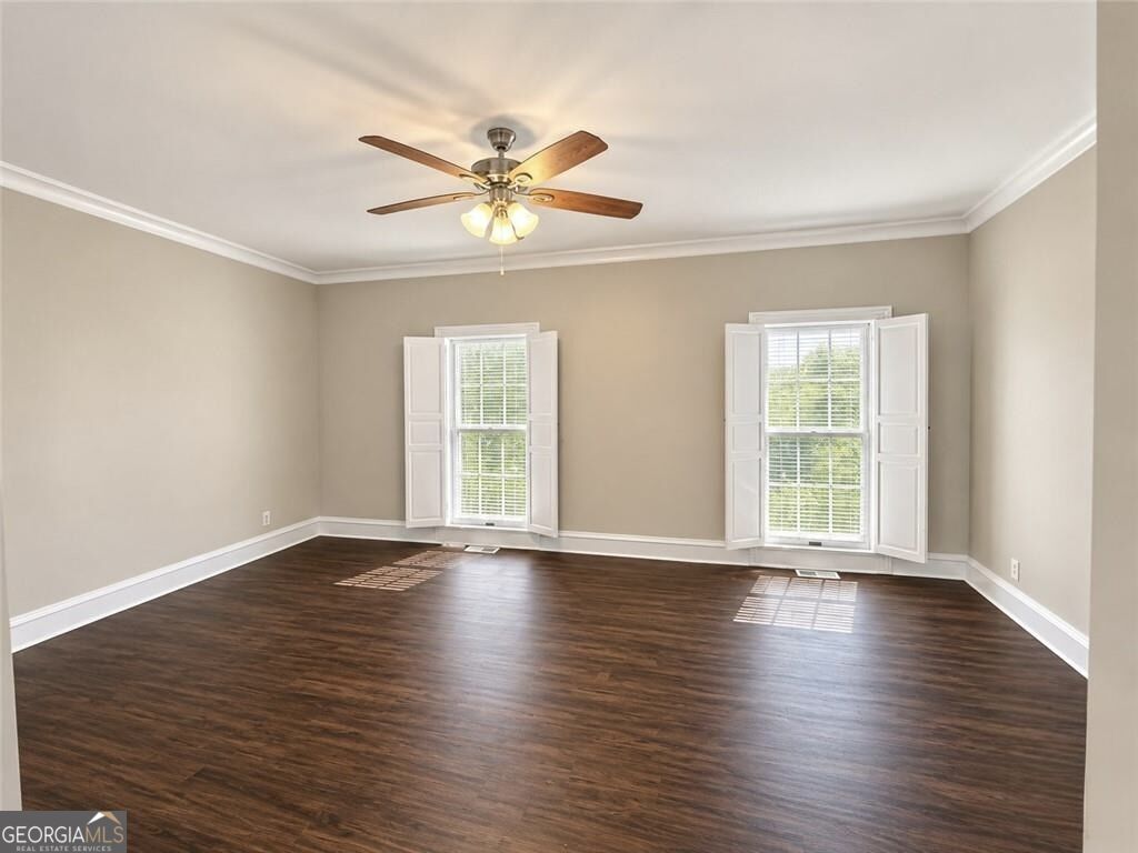 6 Conifer Square Property Photo 25
