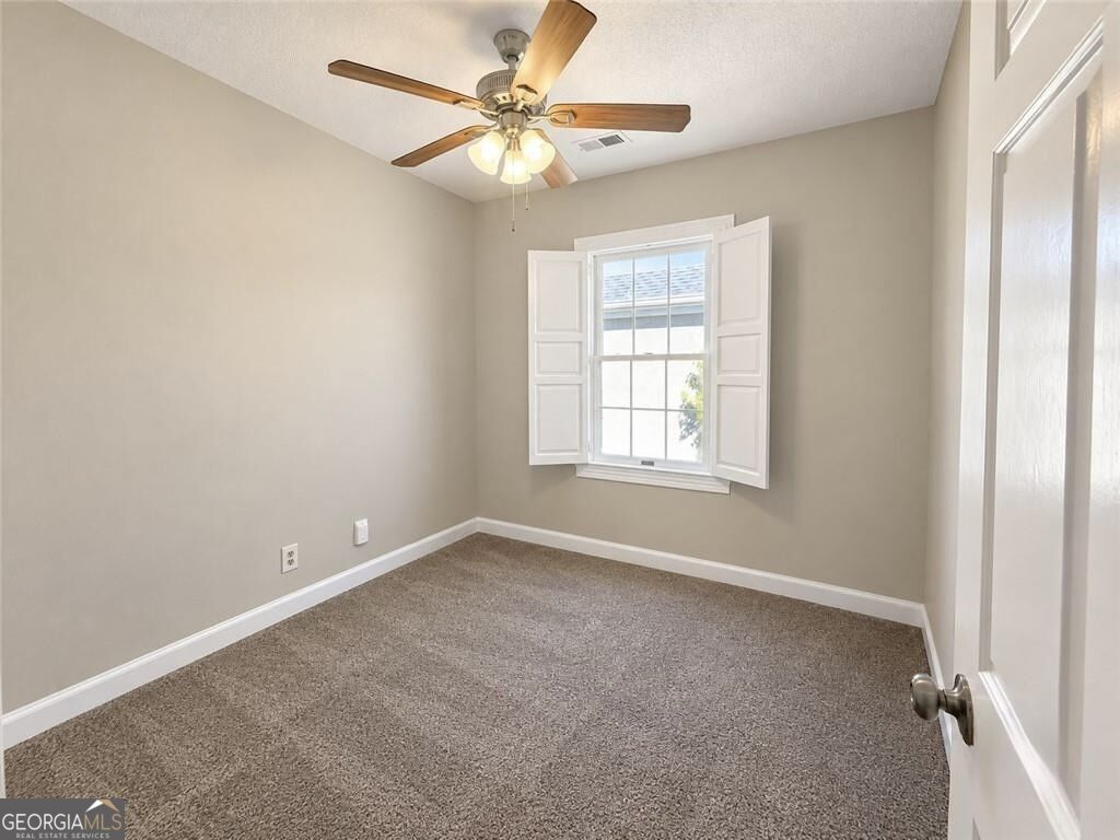 6 Conifer Square Property Photo 34