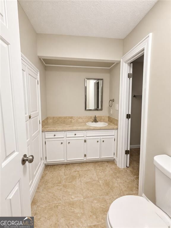 6 Conifer Square Property Photo 38