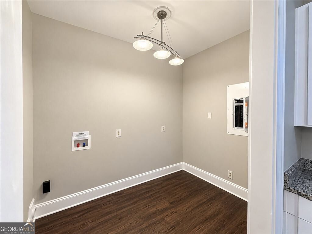 6 Conifer Square Property Photo 42