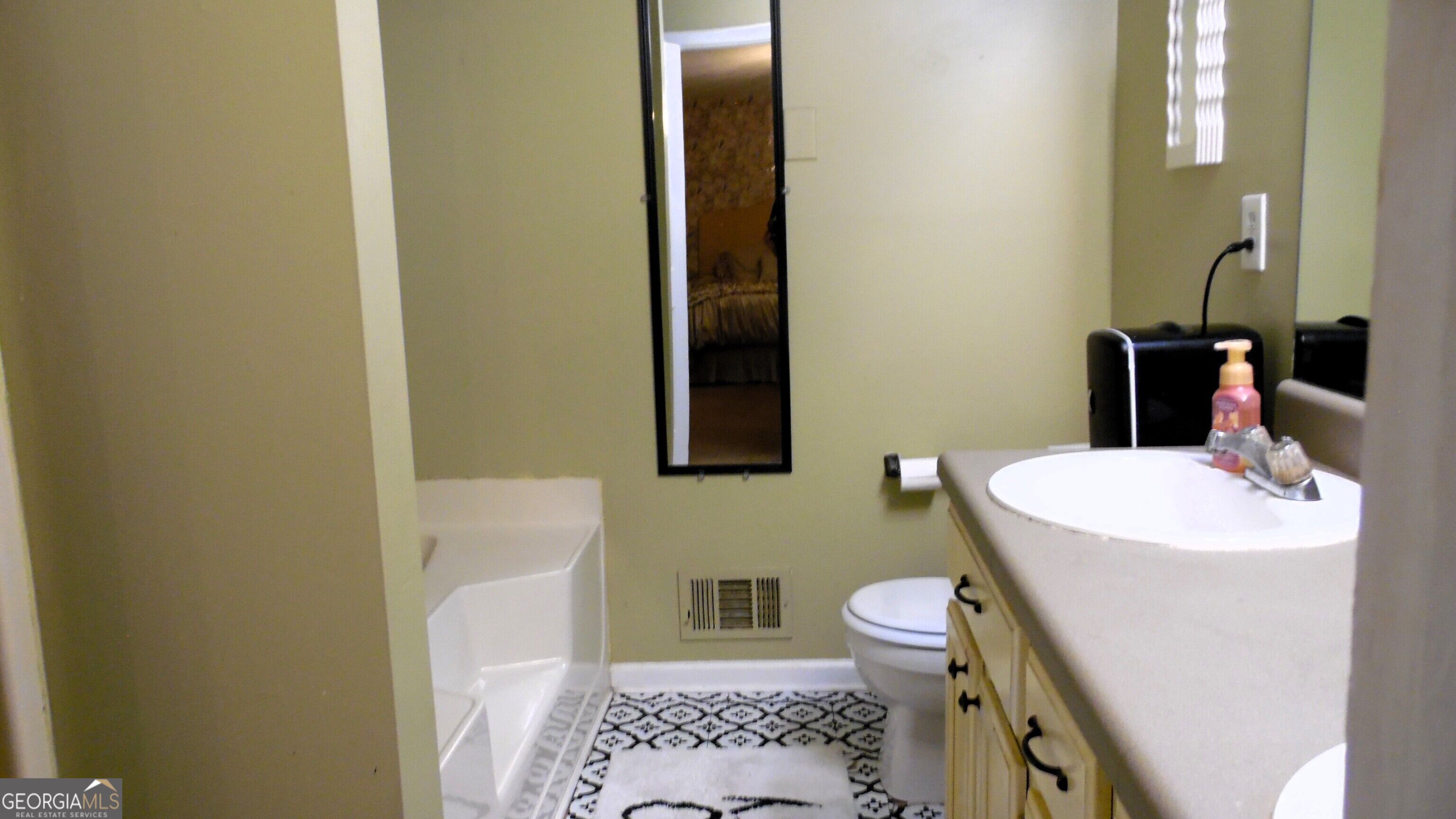176 Landing Trail Property Photo 10