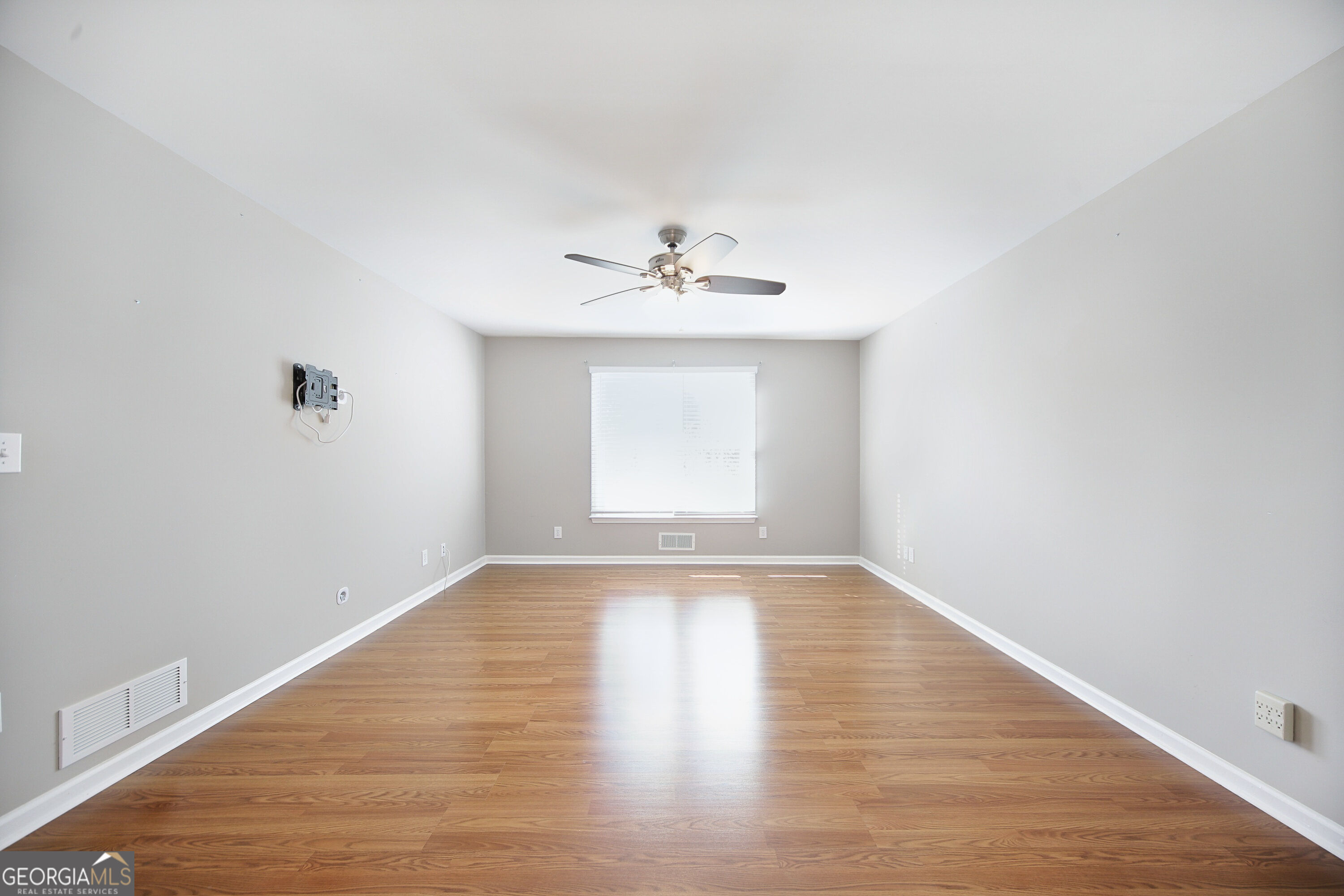 3067 Hillsong Circle Property Photo 4