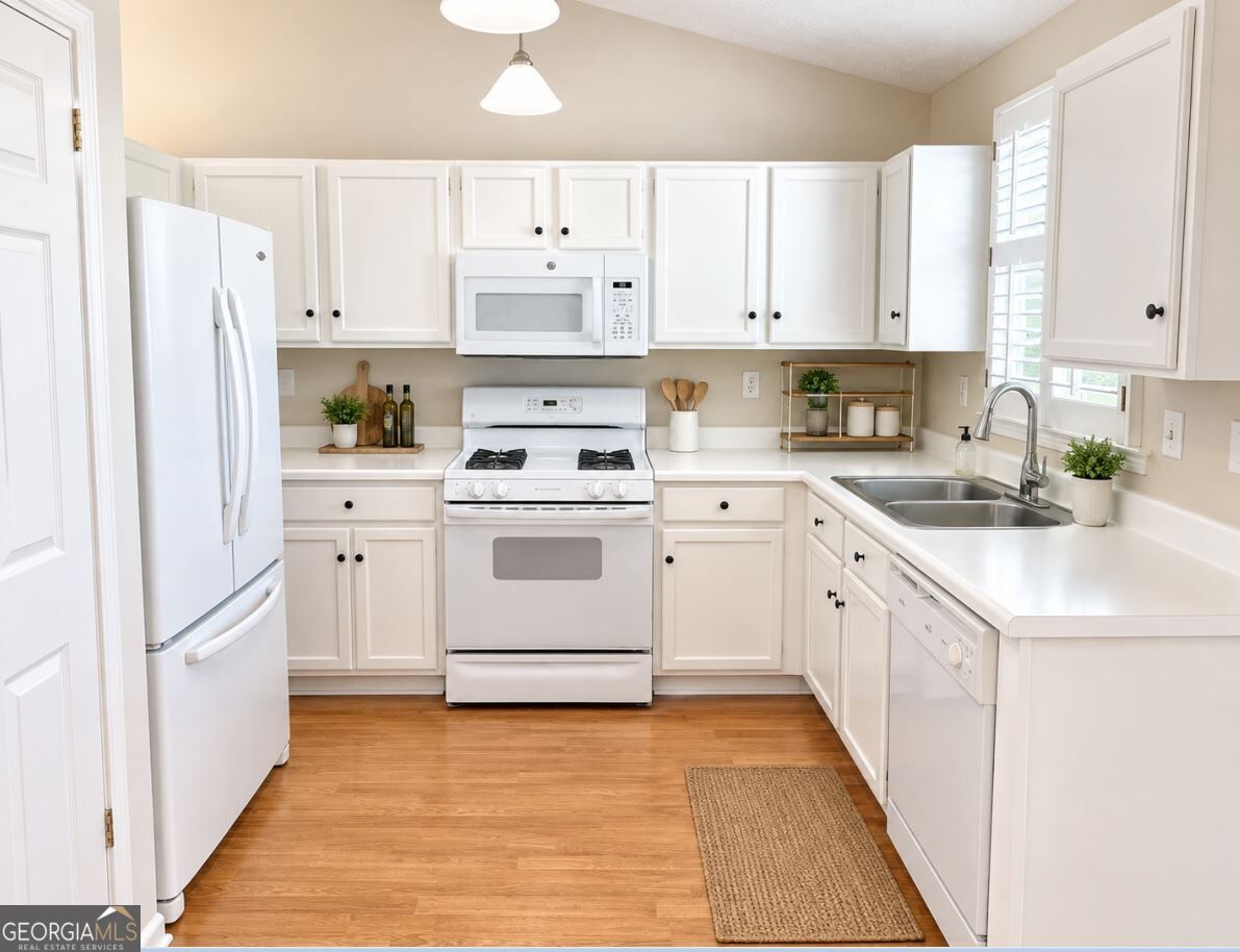 1595 Willow River Run Property Photo 4