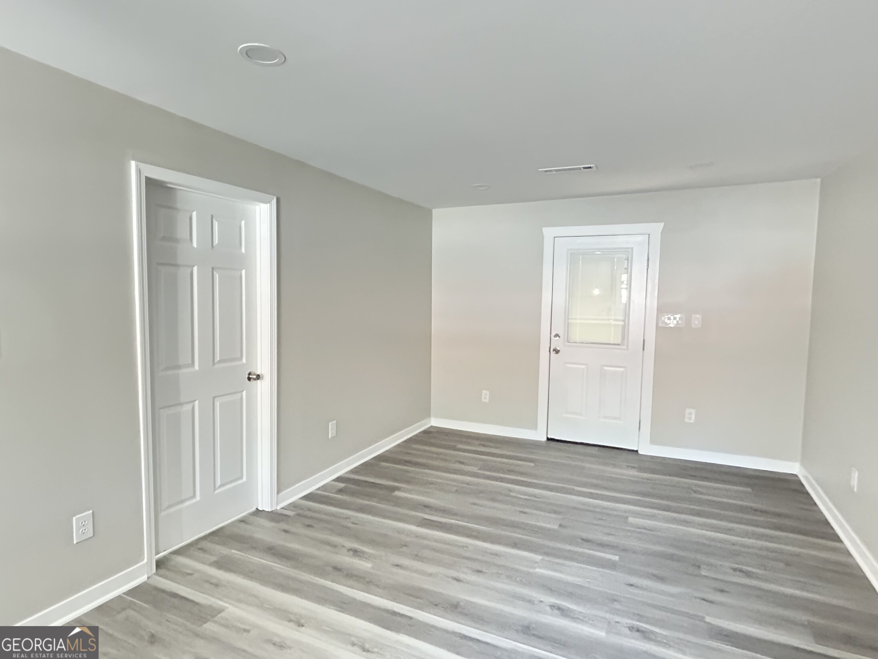 109 Vernon Street Property Photo 4