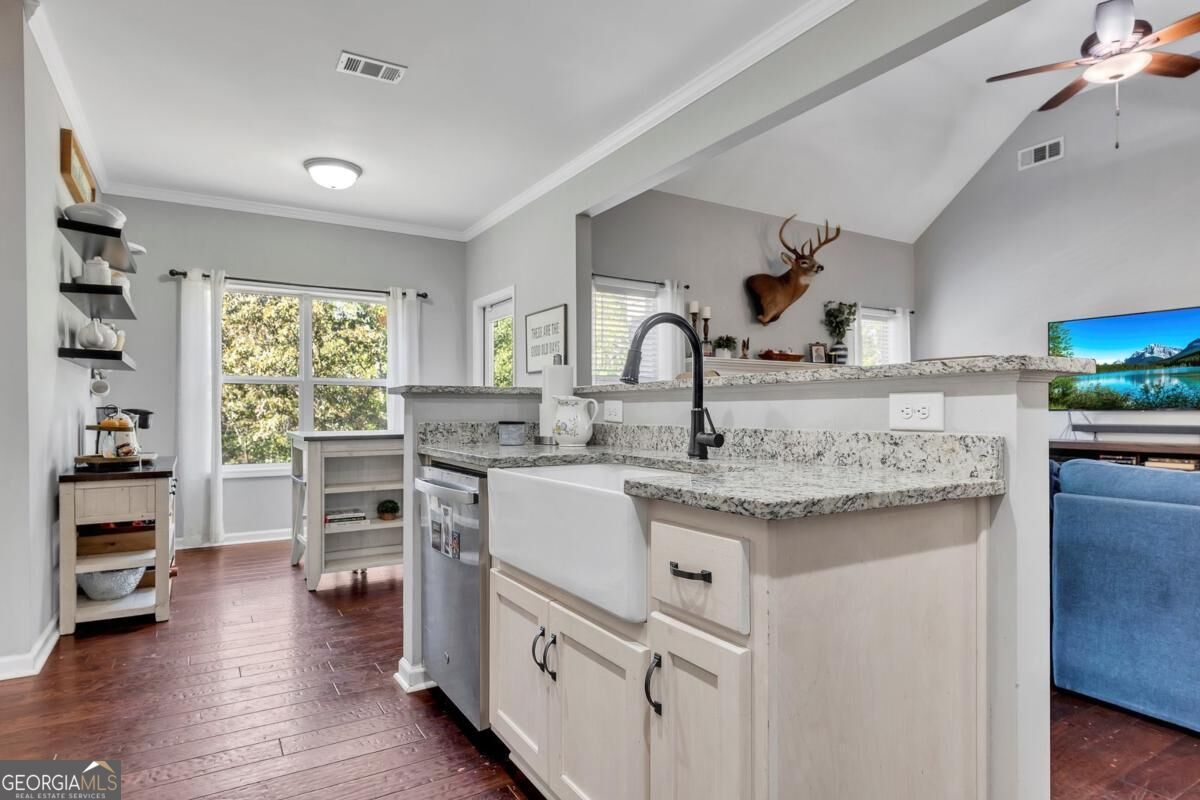 810 Flatbottom Road Property Photo 14