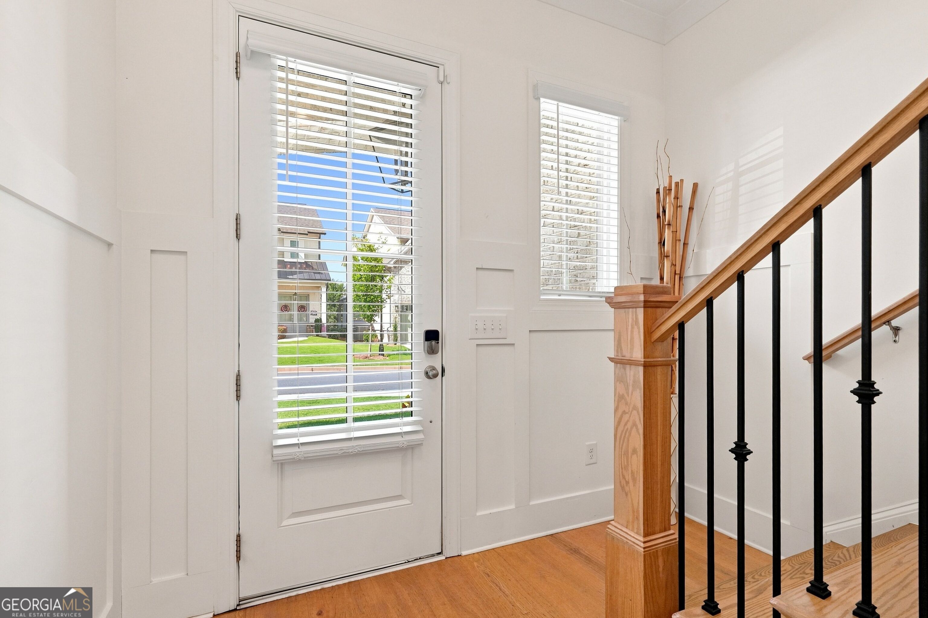 229 Scottsdale Drive Property Photo 4
