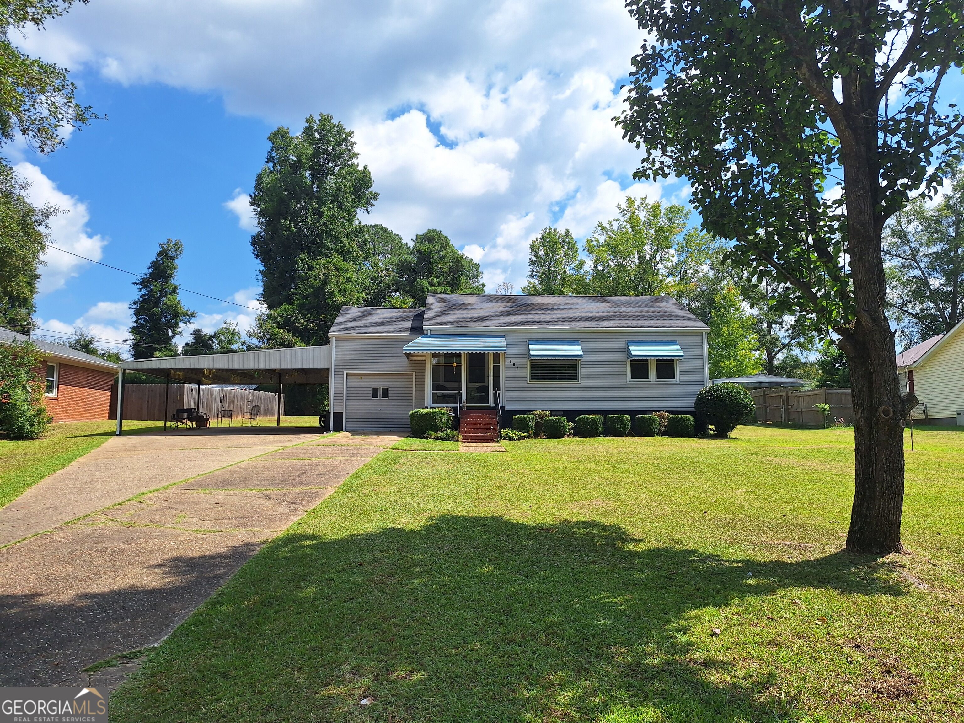 505 Crestview Lane Property Photo 1