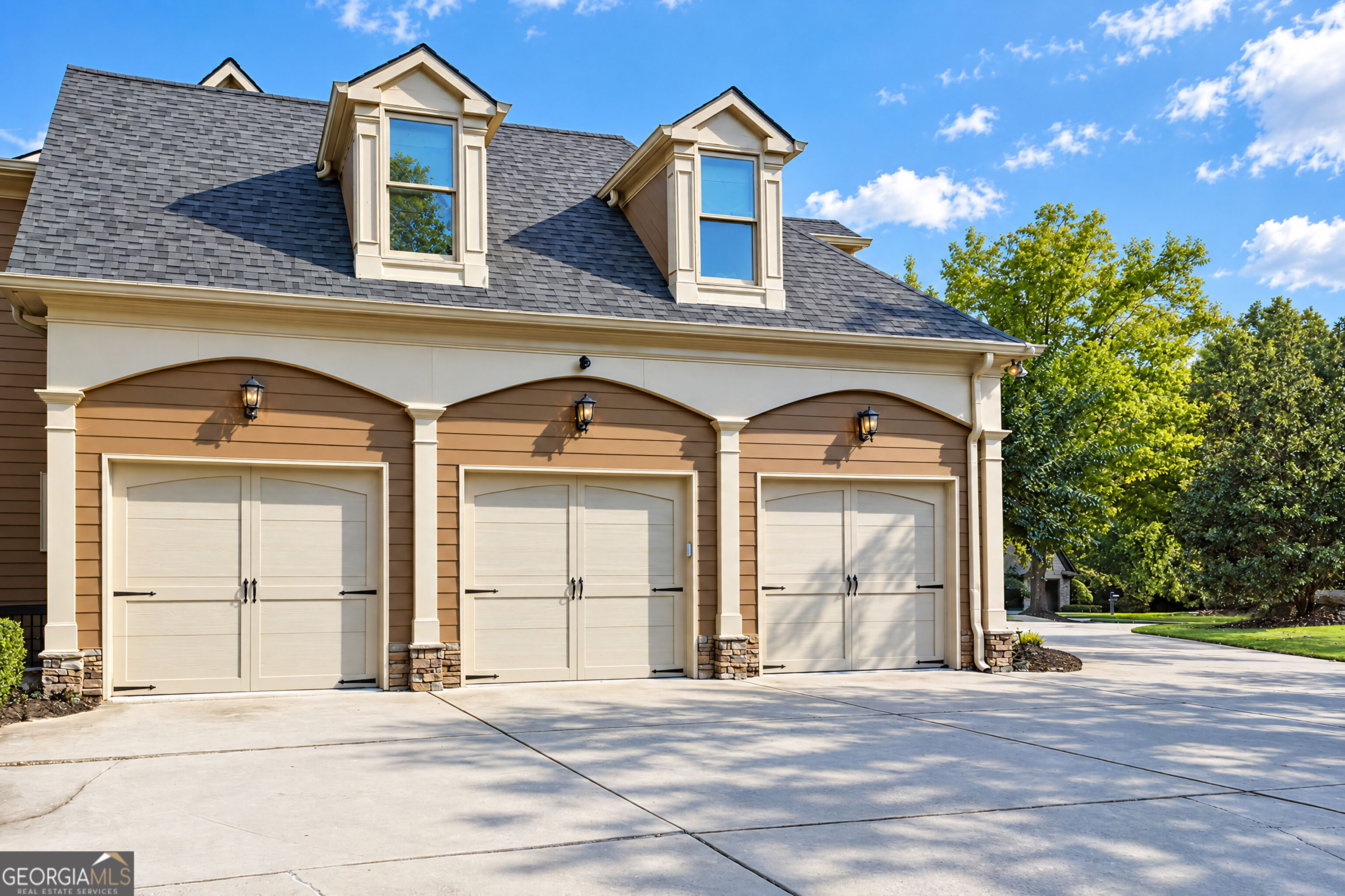 6225 Random Winds Bluff Property Photo 4
