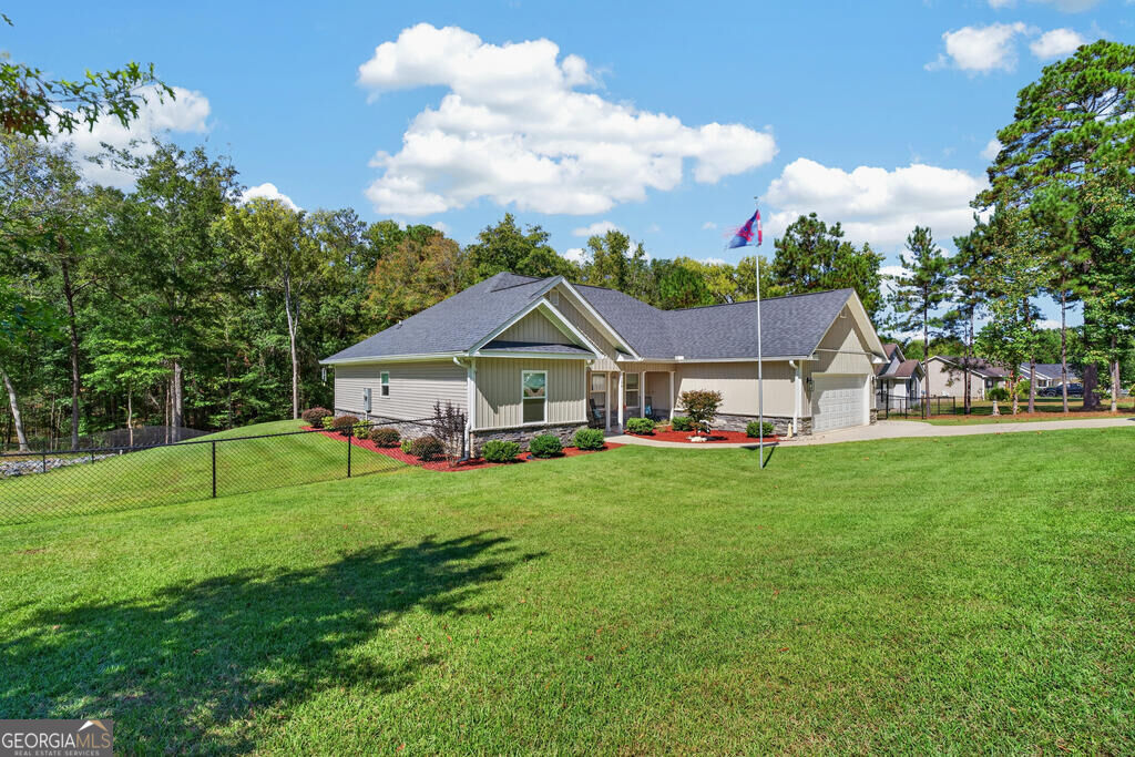 106 Bill Johnson Road Property Photo 3