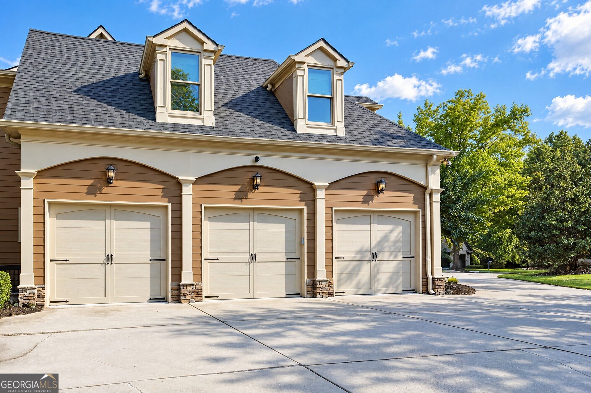 6225 Random Winds Bluff Property Photo 4
