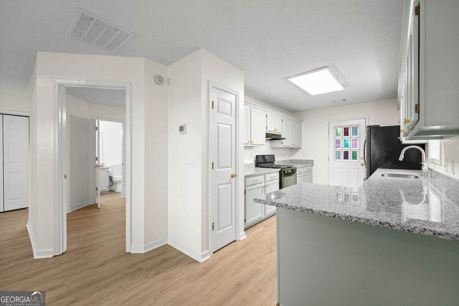 1007 Hillsborough Chase Nw Property Photo 4