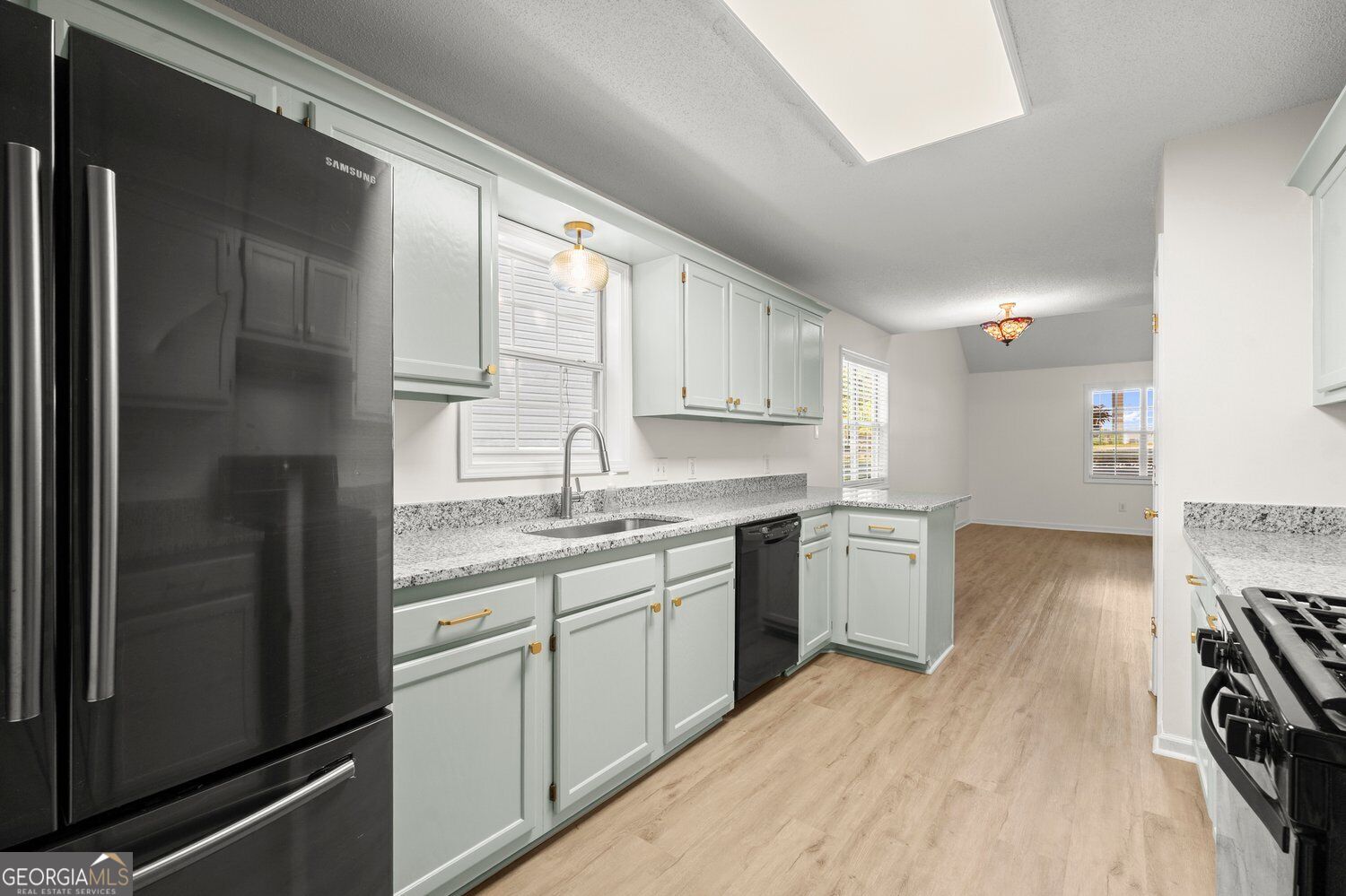 1007 Hillsborough Chase Nw Property Photo 5