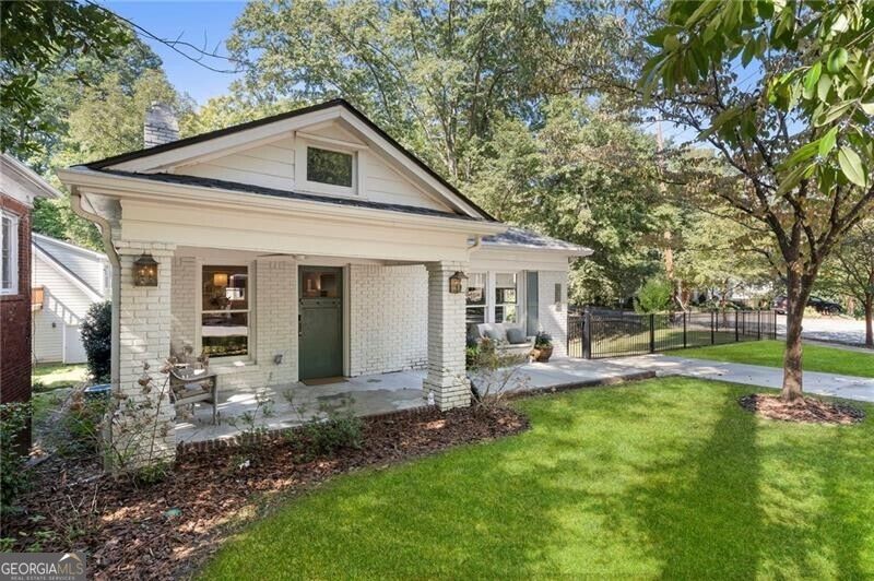 675 Amsterdam Avenue Ne Property Photo 2
