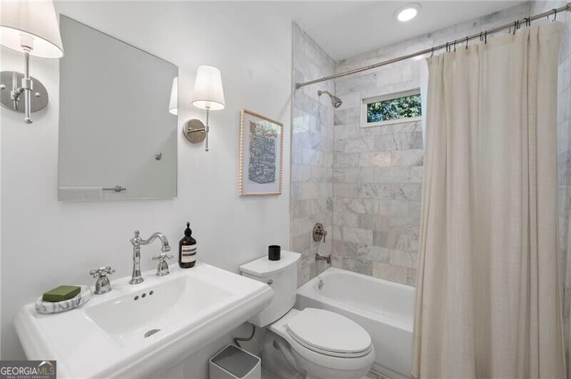 675 Amsterdam Avenue Ne Property Photo 23