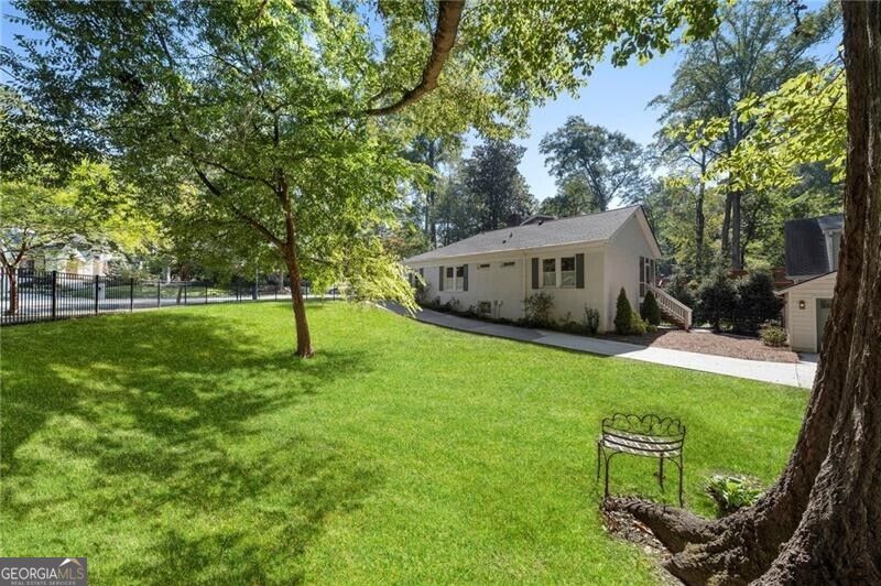 675 Amsterdam Avenue Ne Property Photo 39