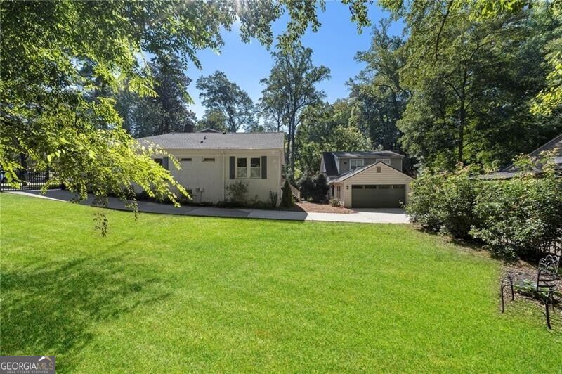 675 Amsterdam Avenue Ne Property Photo 40